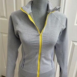 NWT Fabletics Winnie Seamless Panel Track Jacket Soft Heather Gray Multicolor